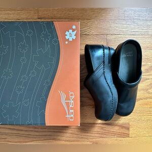 Dansko XP clogs